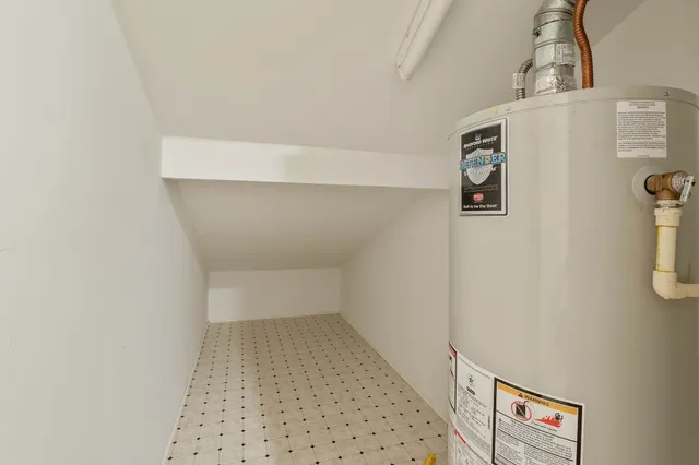 $669,000 | 2 Crescent Falls Court, The Woodlands, TX 77381