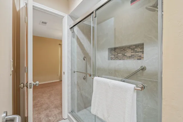 $669,000 | 2 Crescent Falls Court, The Woodlands, TX 77381