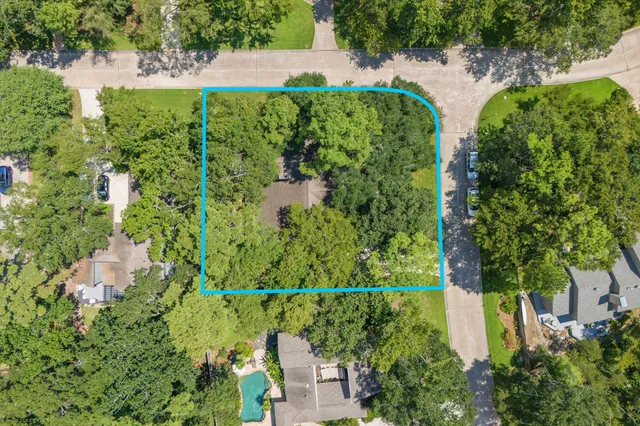 $669,000 | 2 Crescent Falls Court, The Woodlands, TX 77381