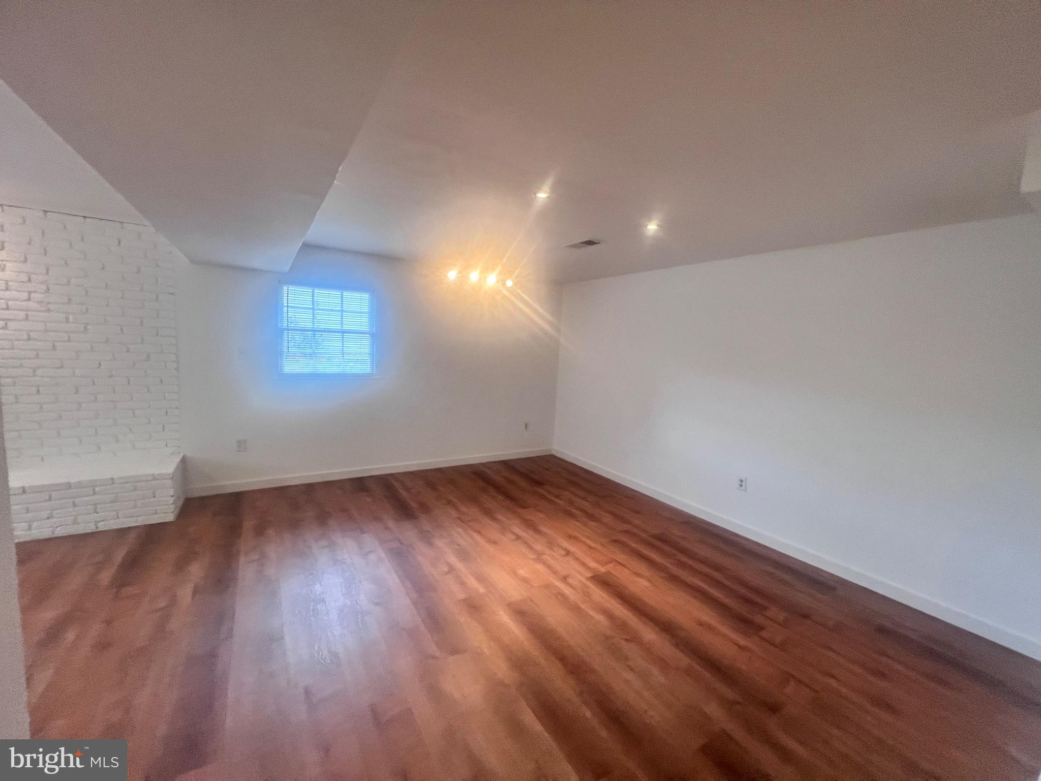 13235 Sturbridge Road Woodbridge, VA 22192 - Photo 9 of 53 Spacious, bright room with modern charm.