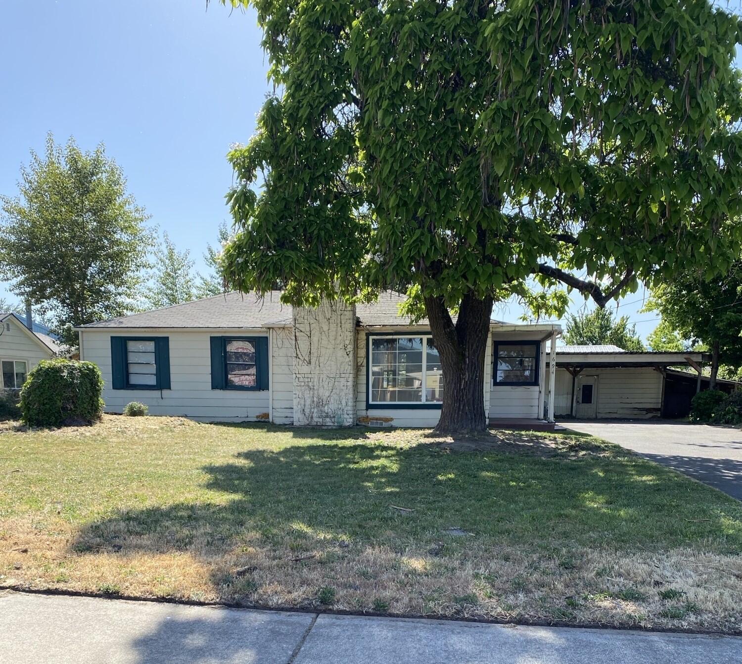 1694 Dowell Road Grants Pass, OR 97527 - Photo 1 of 28 IMG_9077