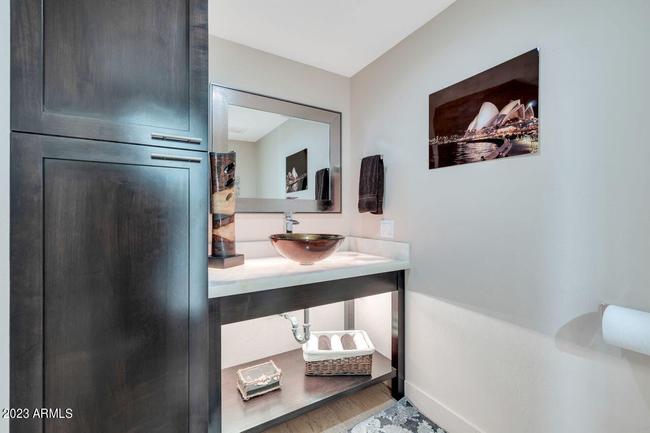 2302 East Mountain View Road Phoenix, AZ 85028 - Photo 26 of 58 Powder Room