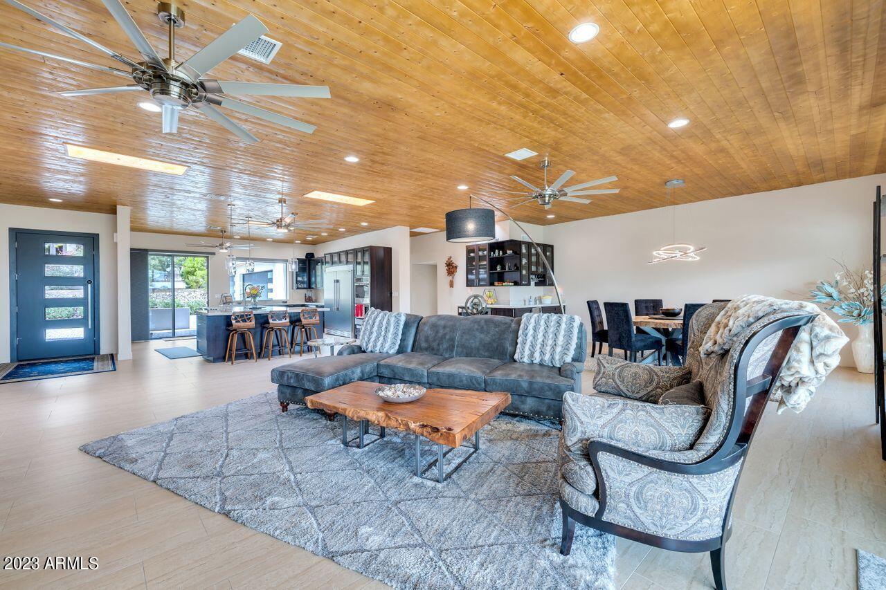 2302 East Mountain View Road Phoenix, AZ 85028 - Photo 8 of 58 Great Room