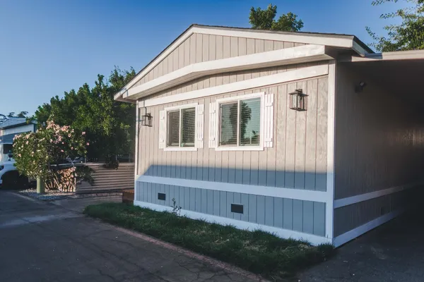 $179,500 | 6025 Dias Avenue, Unit 215, Sacramento, CA 95824