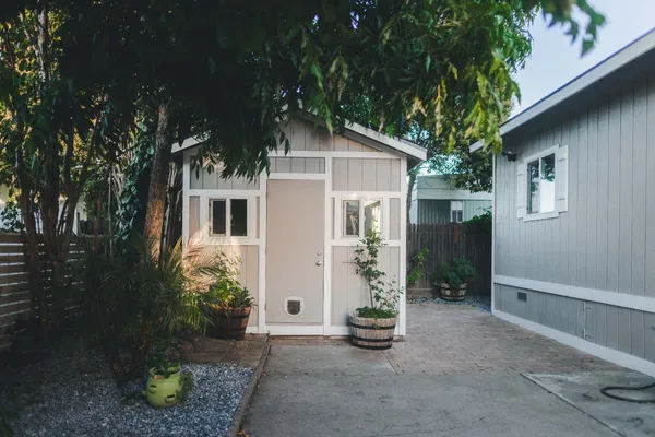 $179,500 | 6025 Dias Avenue, Unit 215, Sacramento, CA 95824