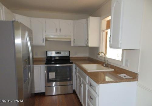 130 Gold Key Road Milford, PA 18337 - Photo 3 of 14 KItchen