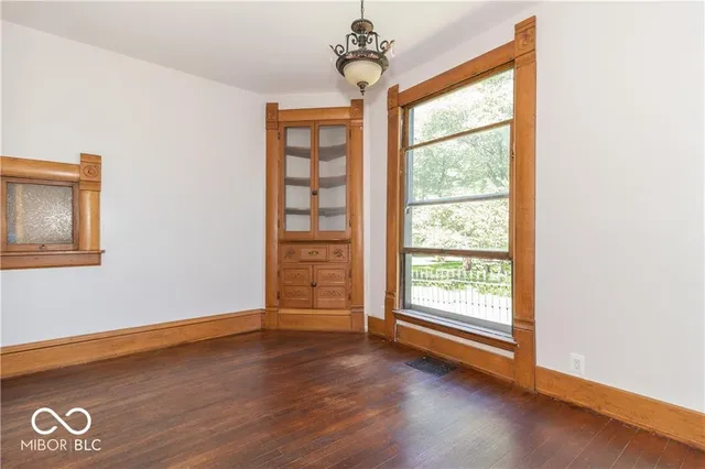 $1,800 | 404 North State Street, Greenfield, IN 46140