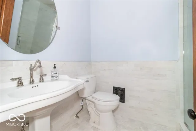 $1,800 | 404 North State Street, Greenfield, IN 46140