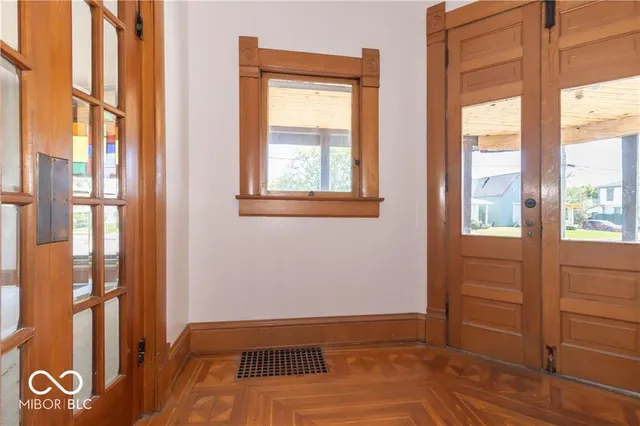 $1,800 | 404 North State Street, Greenfield, IN 46140