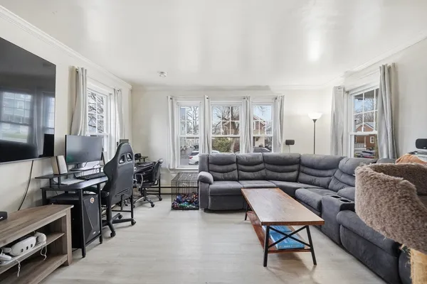 $249,000 | 18 East Cleveland Street, Greenfield, MA 01301