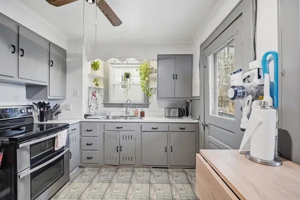 $249,000 | 18 East Cleveland Street, Greenfield, MA 01301