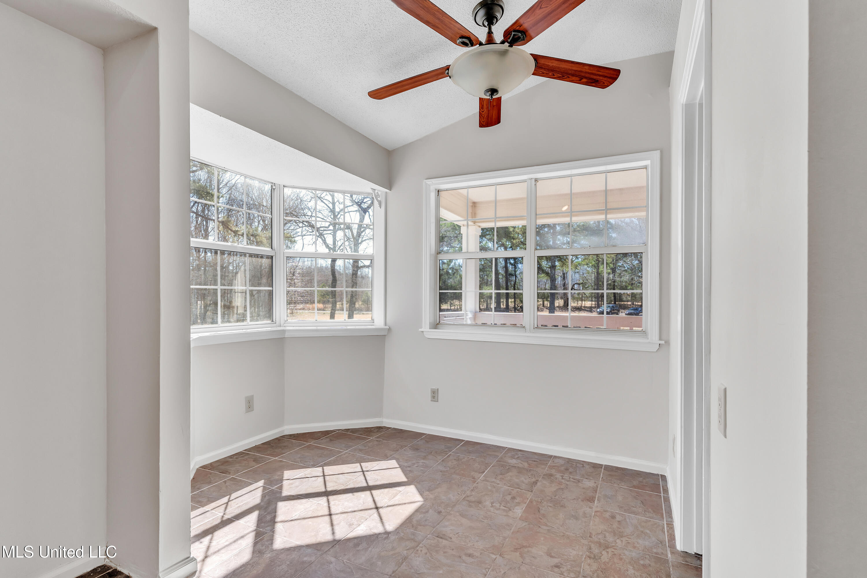 5735 Smith Grove Road Holly Springs, MS 38635 - Photo 11 of 27 J