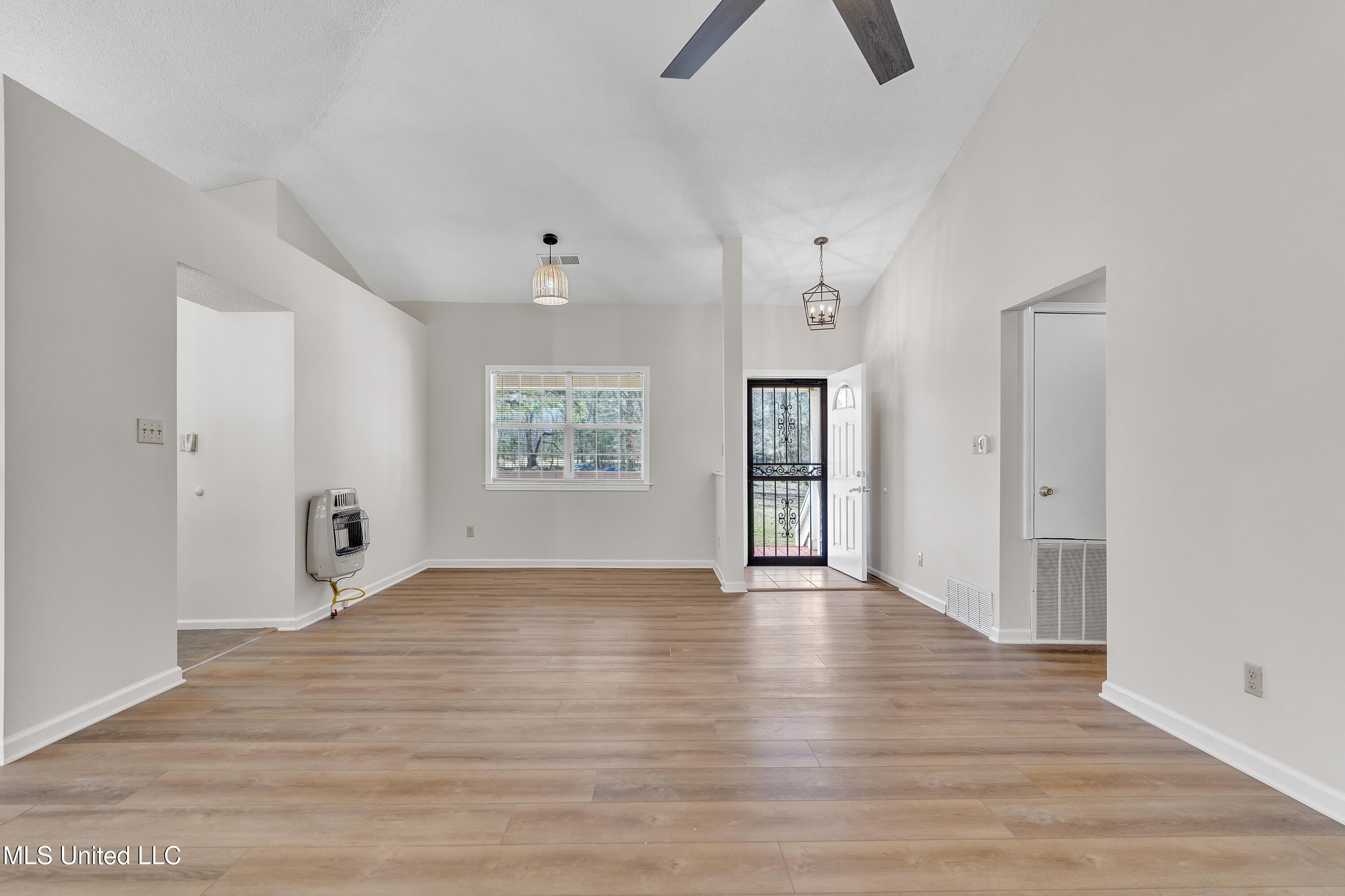 5735 Smith Grove Road Holly Springs, MS 38635 - Photo 5 of 27 E