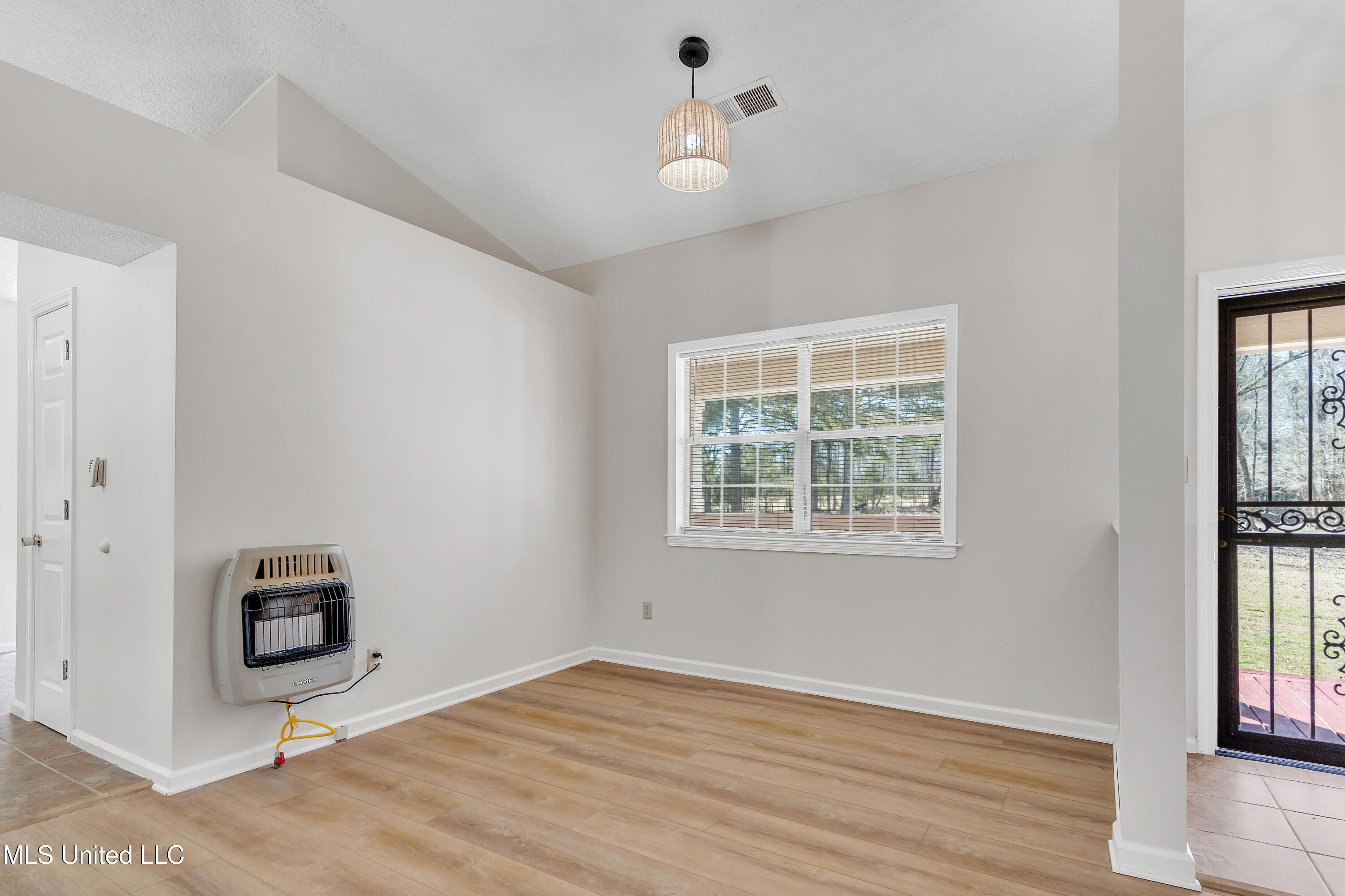 5735 Smith Grove Road Holly Springs, MS 38635 - Photo 7 of 27 F