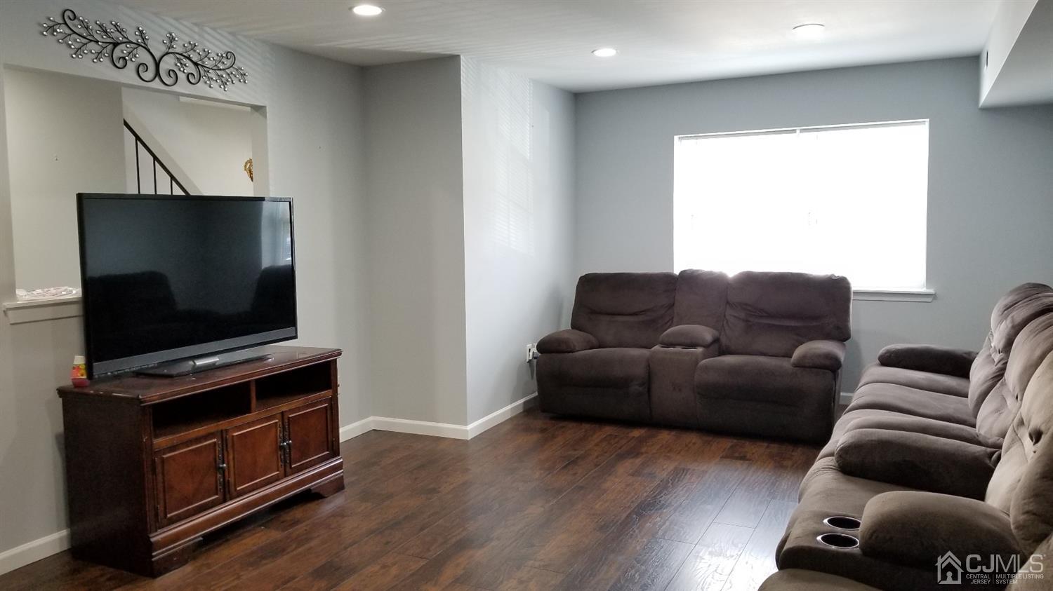 6104 Hana Road Edison, NJ 08817 - Photo 4 of 26