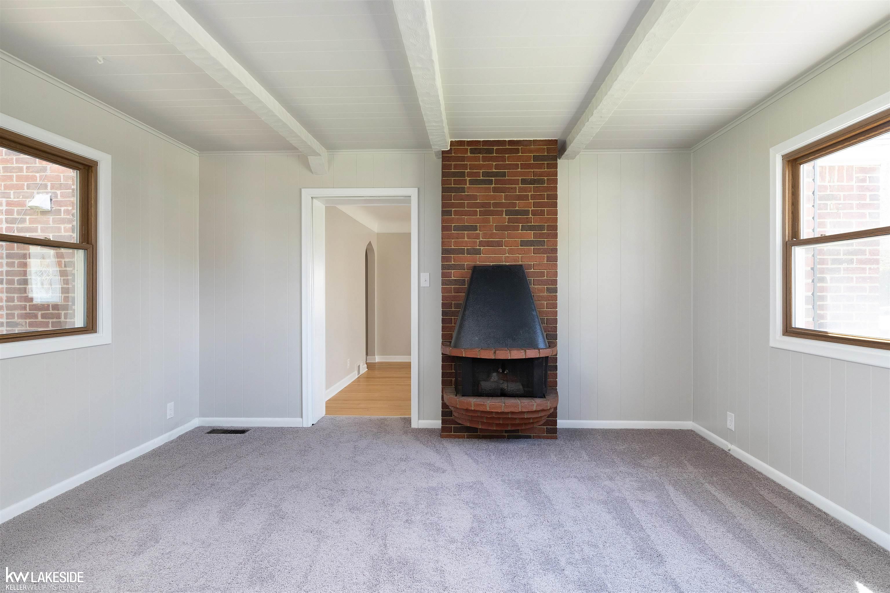 2174 Hawthorne Road Grosse Pointe Woods, MI 48236 - Photo 15 of 43