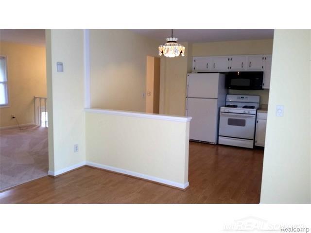 2551 Roseview Drive Rochester Hills, MI 48306 - Photo 22 of 39