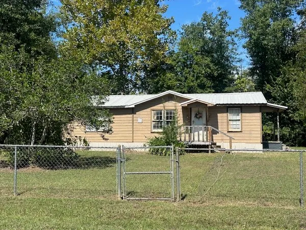 $75,000 | 410 East Gregg Street, Mount Enterprise, TX 75681