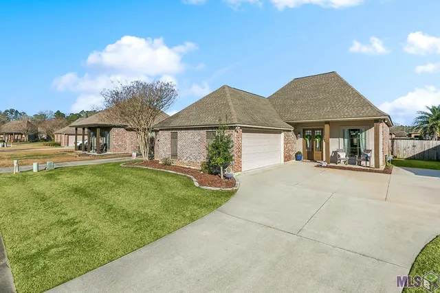 $299,900 | 16929 Benton's Ferry Avenue, Greenwell Springs, LA 70739