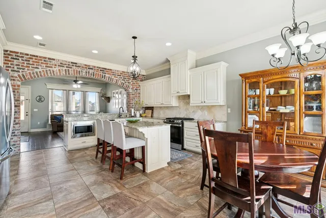 $299,900 | 16929 Benton's Ferry Avenue, Greenwell Springs, LA 70739