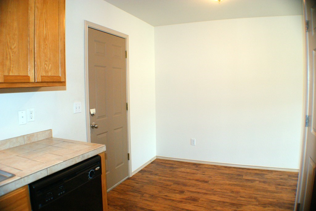 2318 Sailing Way Kerrville, TX 78028 - Photo 4 of 7