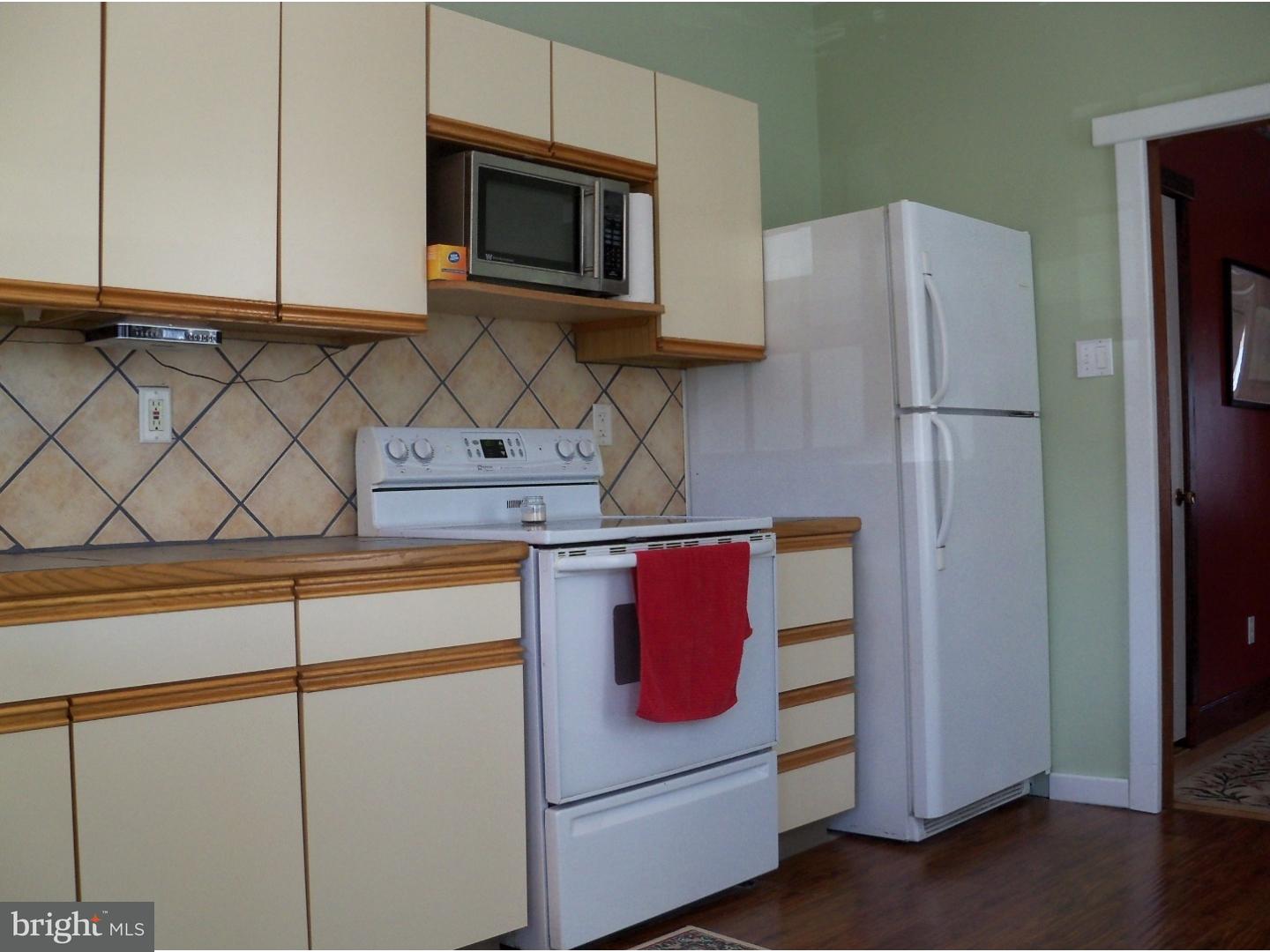308 Nutt Road Phoenixville, PA 19460 - Photo 9 of 17 Kitchen