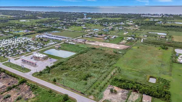 $459,888 | 2250 Farm To Market Road 517, Dickinson, TX 77539