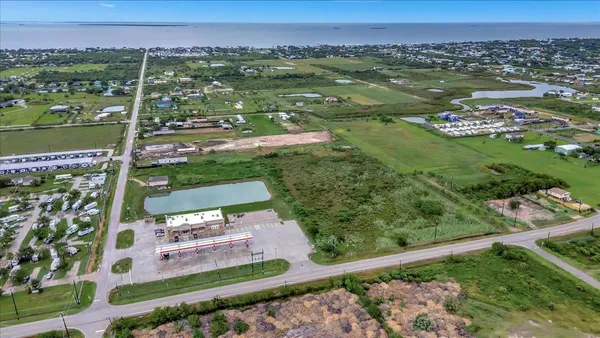 $459,888 | 2250 Farm To Market Road 517, Dickinson, TX 77539