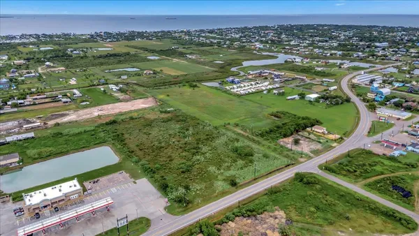 $459,888 | 2250 Farm To Market Road 517, Dickinson, TX 77539