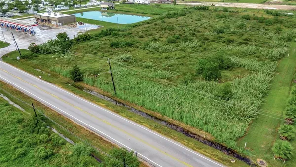 $459,888 | 2250 Farm To Market Road 517, Dickinson, TX 77539