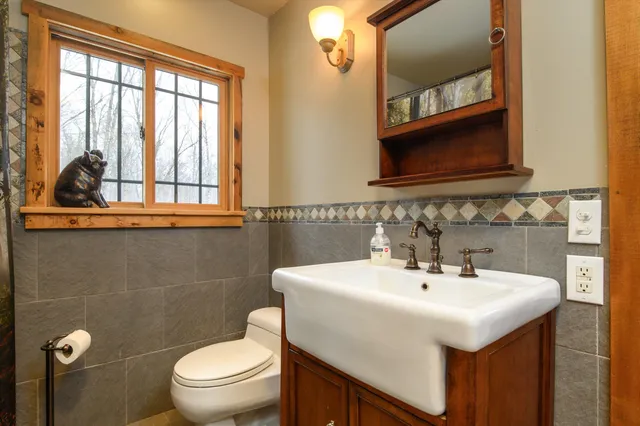 $899,999 | 660 Patch Hill Road, Mount Holly, VT 05730