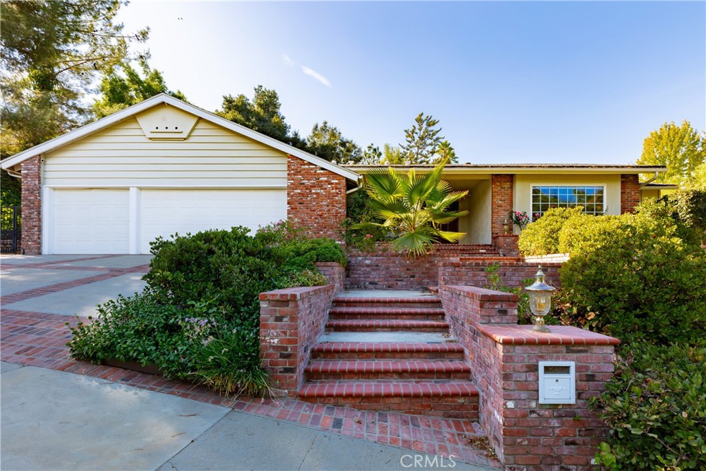 4421 Rochelle Place Encino, CA 91316 - Photo 4 of 73