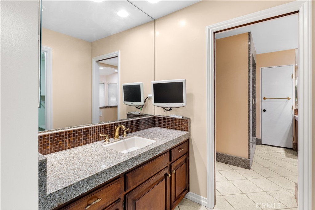 4421 Rochelle Place Encino, CA 91316 - Photo 42 of 73