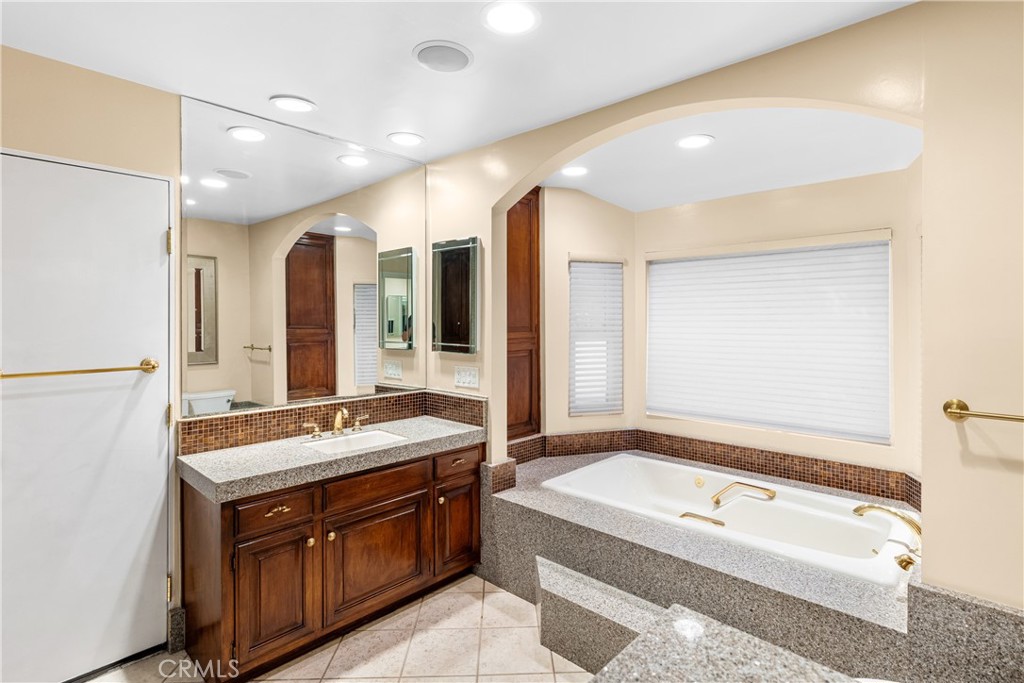 4421 Rochelle Place Encino, CA 91316 - Photo 44 of 73