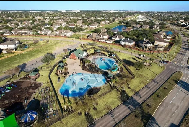 $2,200 | 17502 South Summit Canyon Drive, Houston, TX 77095