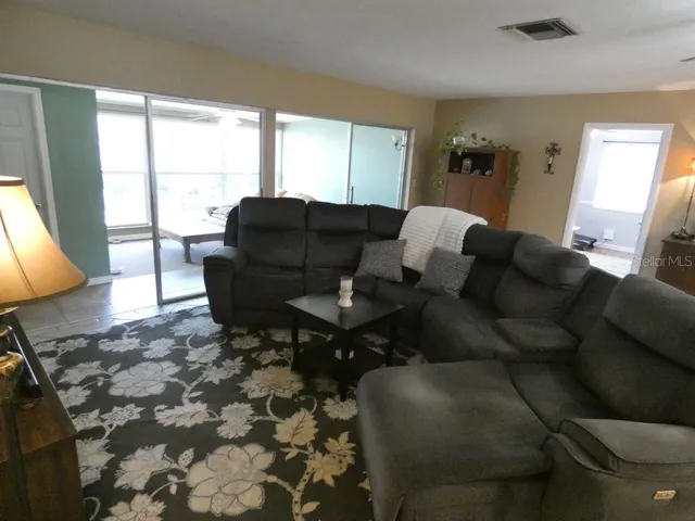 $284,900 | 7211 Tarrytown Drive, Spring Hill, FL 34606