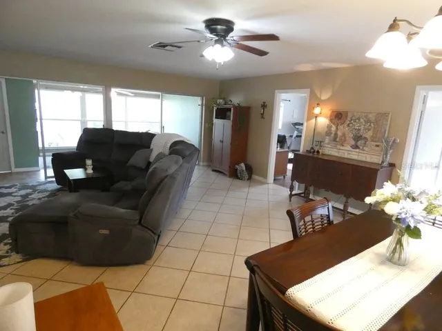 $284,900 | 7211 Tarrytown Drive, Spring Hill, FL 34606