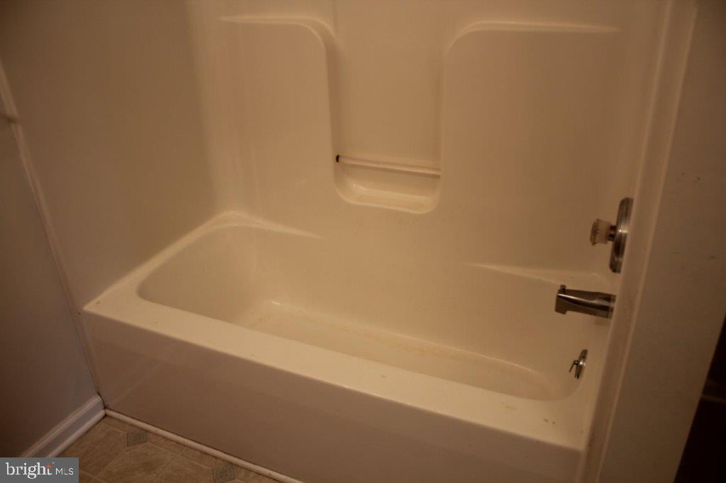 35379 Wango Road Pittsville, MD 21850 - Photo 17 of 39 Hall bathroom