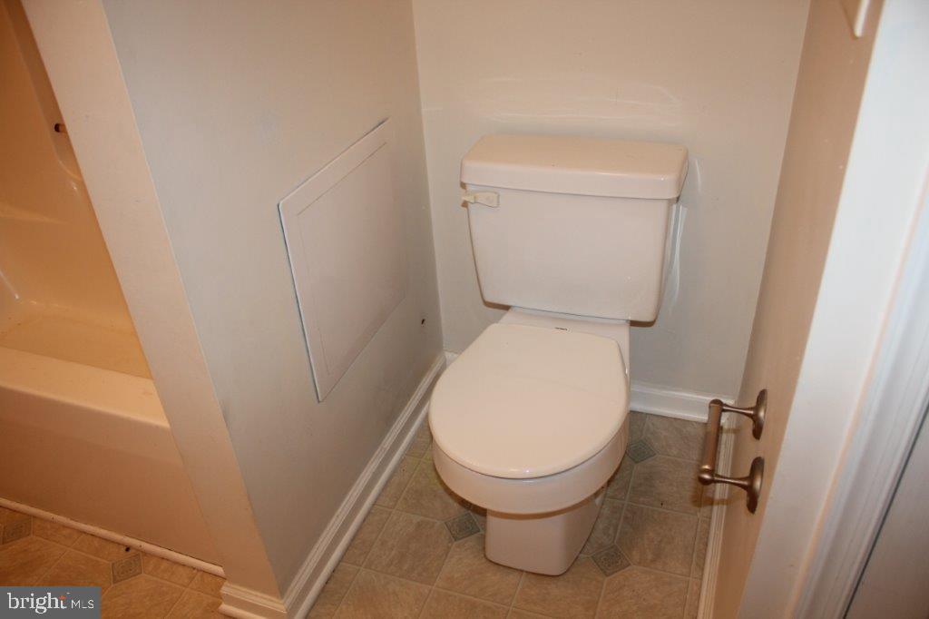 35379 Wango Road Pittsville, MD 21850 - Photo 18 of 39 Hall bathroom