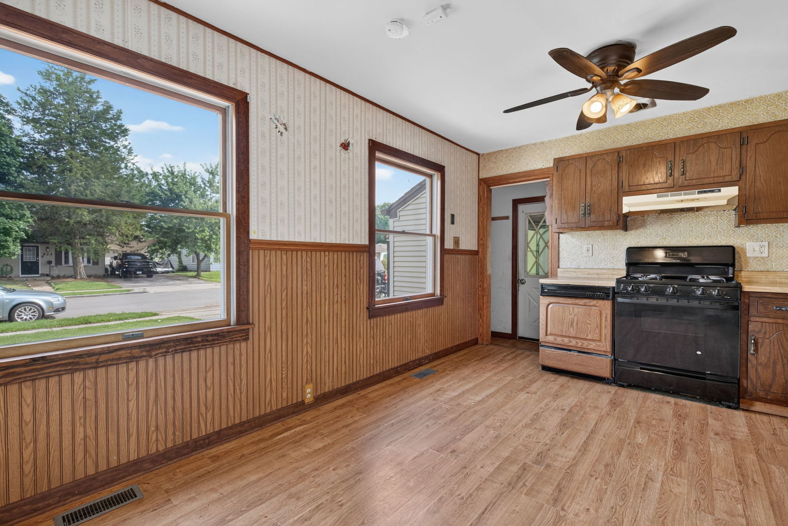 526 Laurel Avenue Romeoville, IL 60446 - Photo 6 of 20