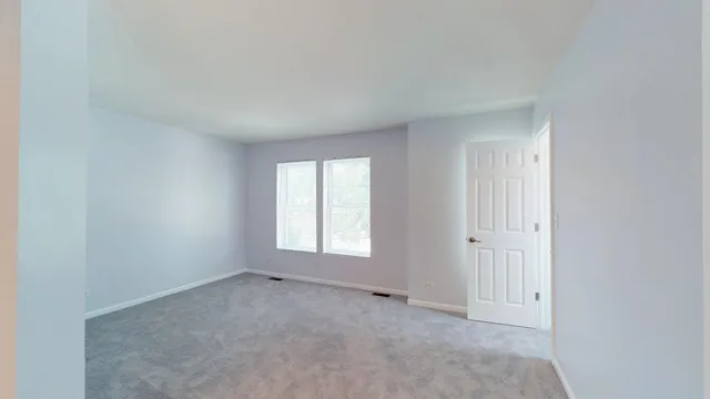 $3,600 | 2102 South Crambourne Way, Arlington Heights, IL 60005