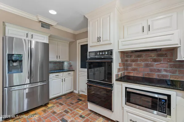 $449,500 | 207 Southampton Road, Hattiesburg, MS 39401