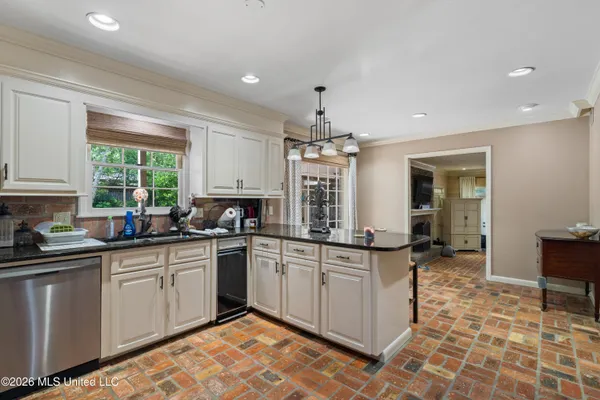 $449,500 | 207 Southampton Road, Hattiesburg, MS 39401