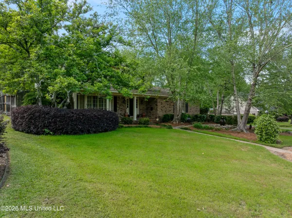 $449,500 | 207 Southampton Road, Hattiesburg, MS 39401
