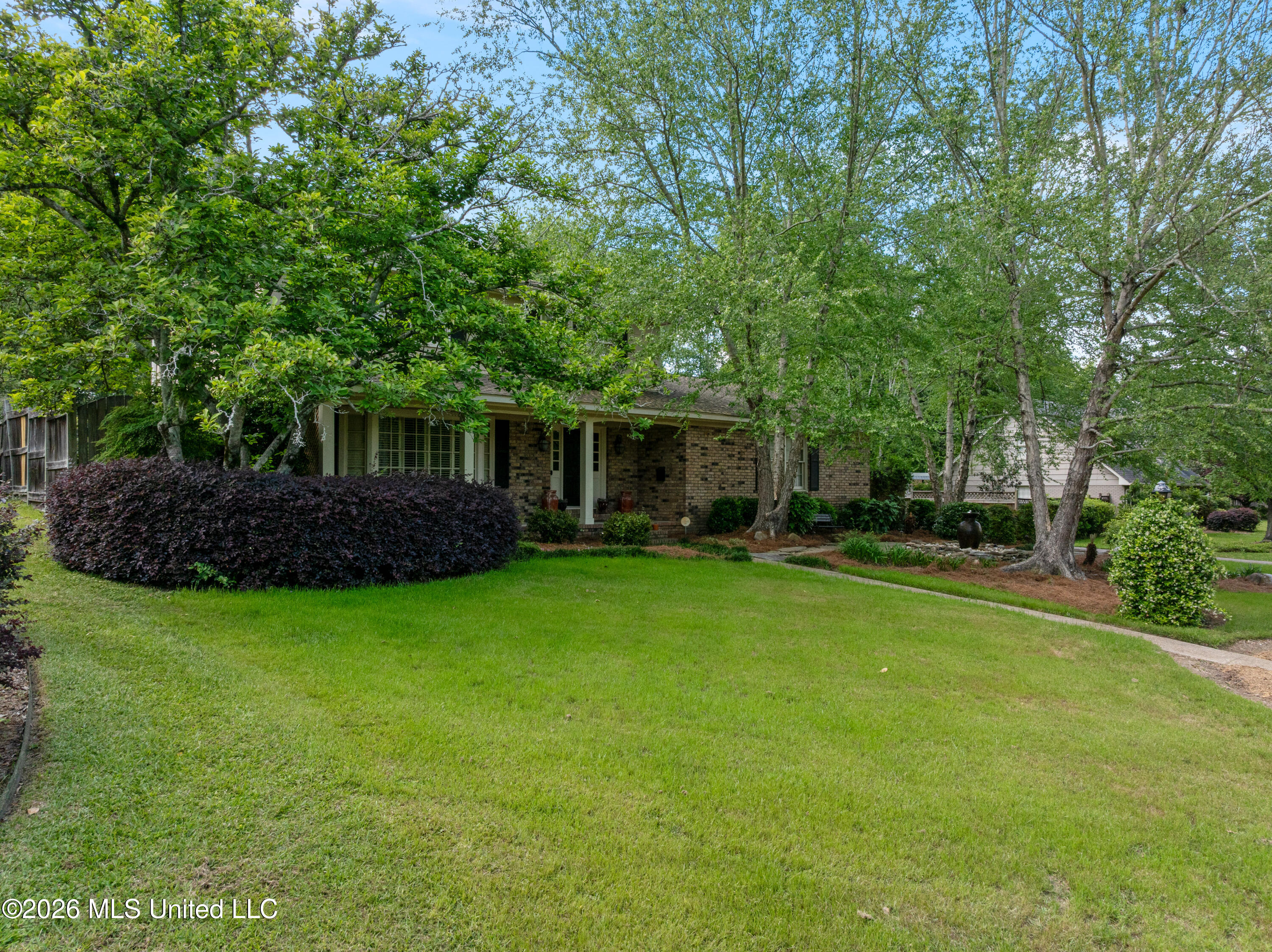 207 Southampton Road Hattiesburg, MS 39401 - Photo 2 of 48 207_Southampton_Rd-2