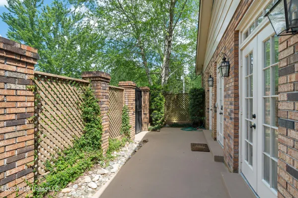 $449,500 | 207 Southampton Road, Hattiesburg, MS 39401