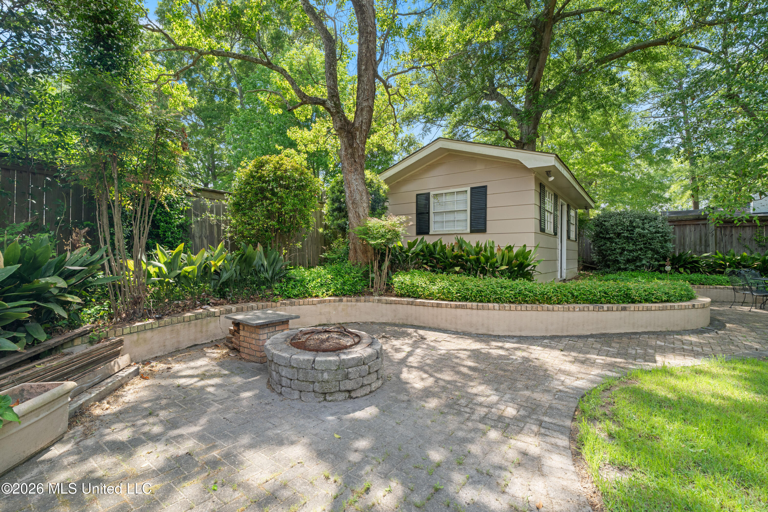 207 Southampton Road Hattiesburg, MS 39401 - Photo 38 of 48 207_Southampton_Rd-45