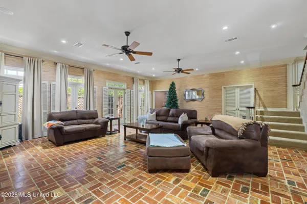 $449,500 | 207 Southampton Road, Hattiesburg, MS 39401