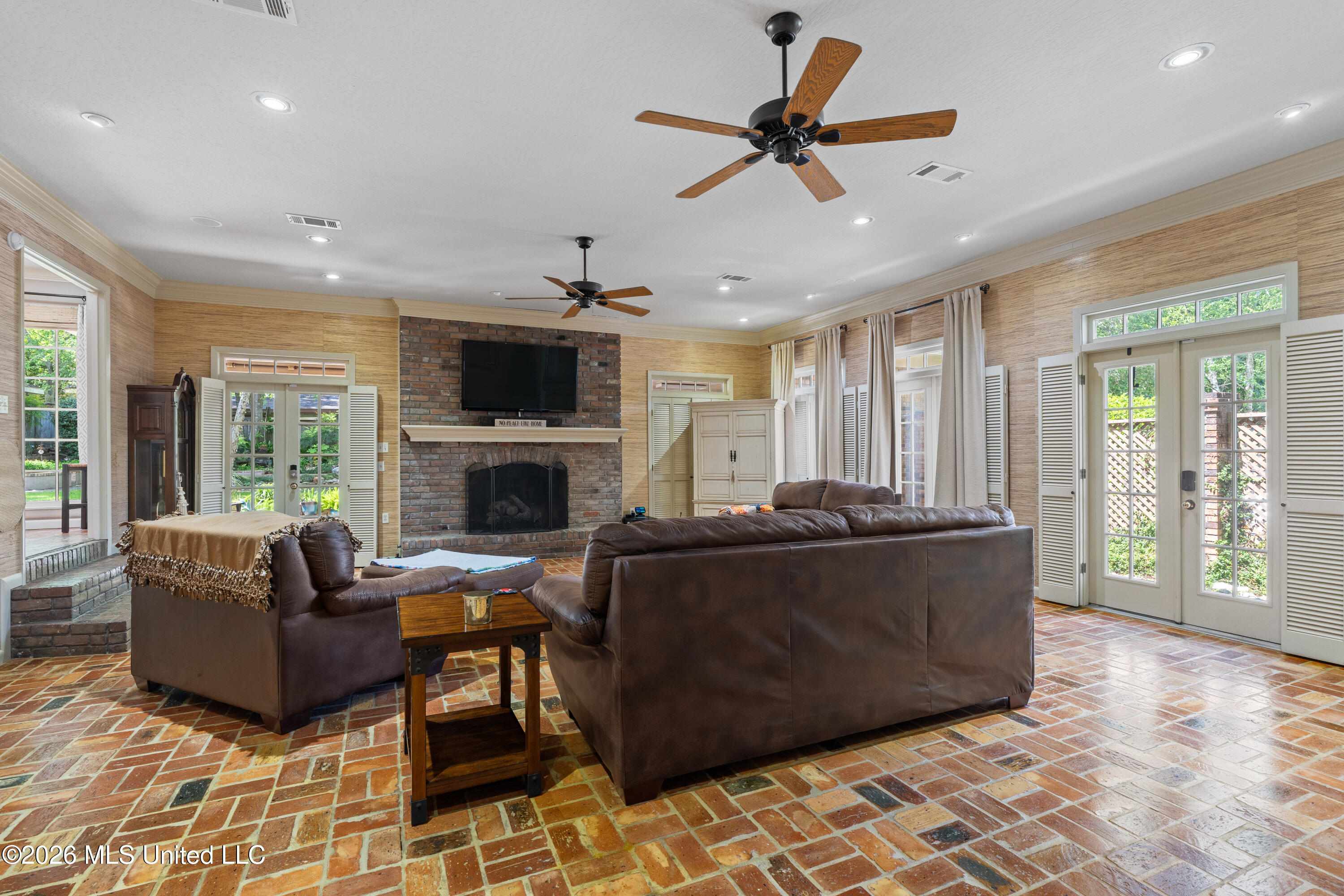 207 Southampton Road Hattiesburg, MS 39401 - Photo 9 of 48 207_Southampton_Rd-12