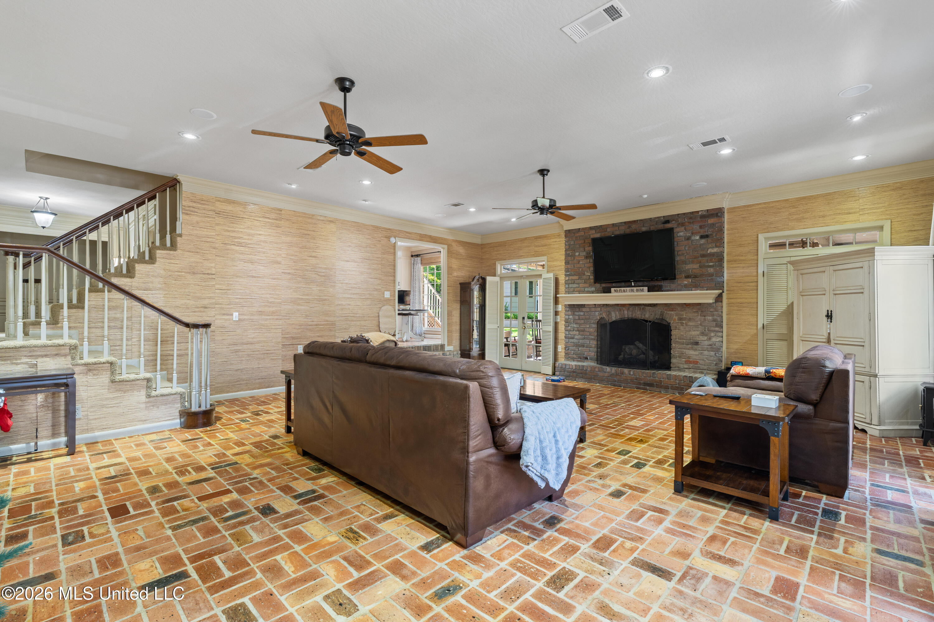 207 Southampton Road Hattiesburg, MS 39401 - Photo 10 of 48 207_Southampton_Rd-13